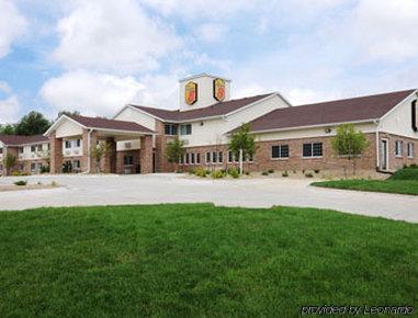 Super 8 By Wyndham Cedar Falls Exterior photo